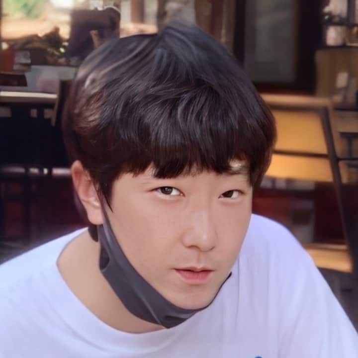 김